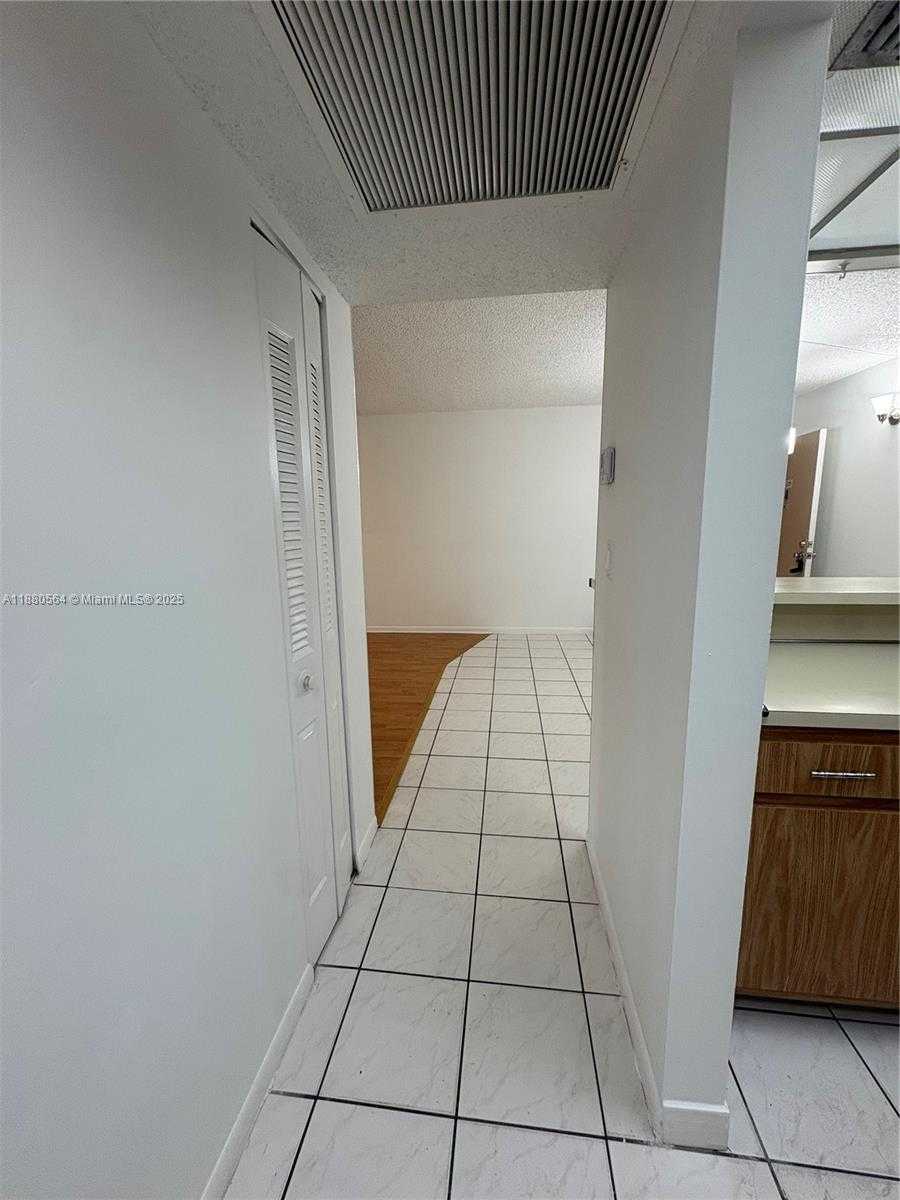 Small Image of 5981 WASHINGTON ST #215, Hollywood Number 15