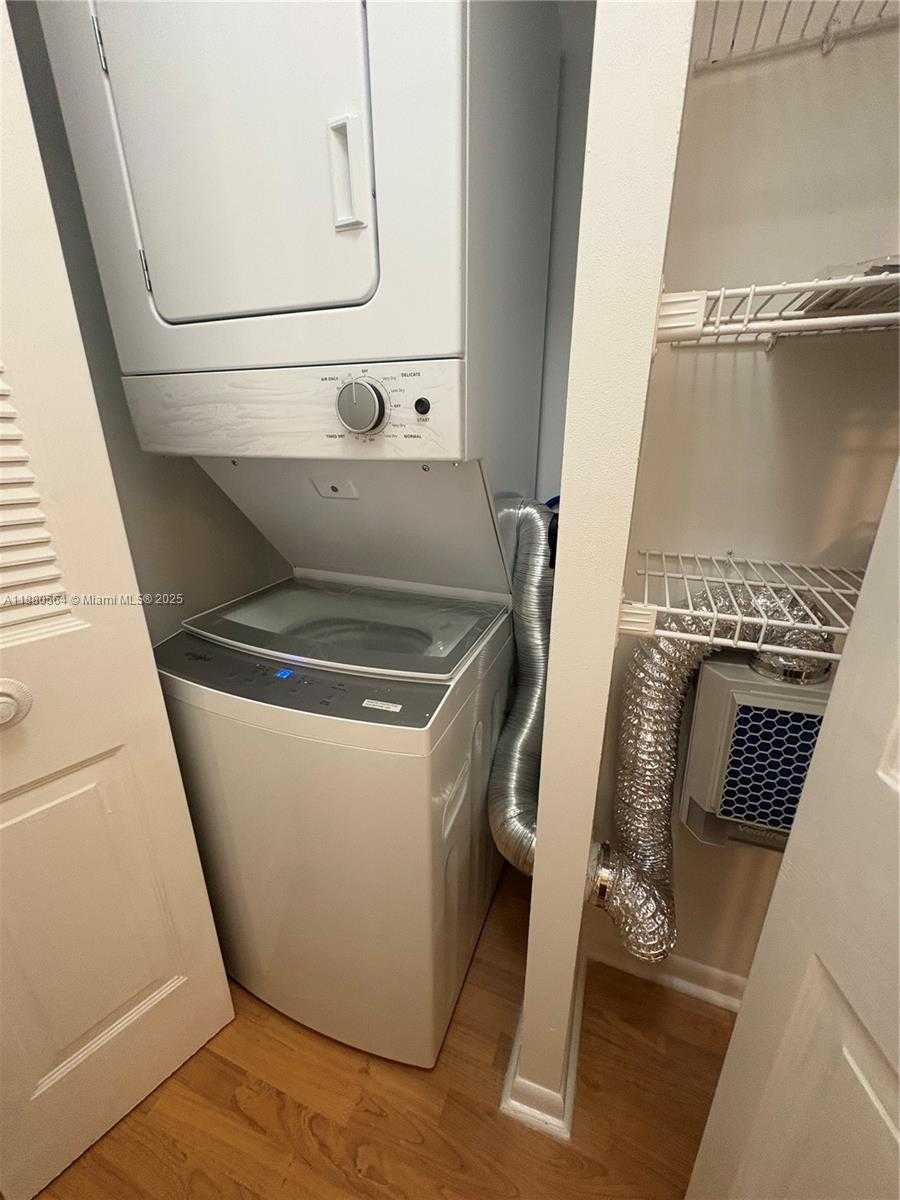 Small Image of 5981 WASHINGTON ST #215, Hollywood Number 18