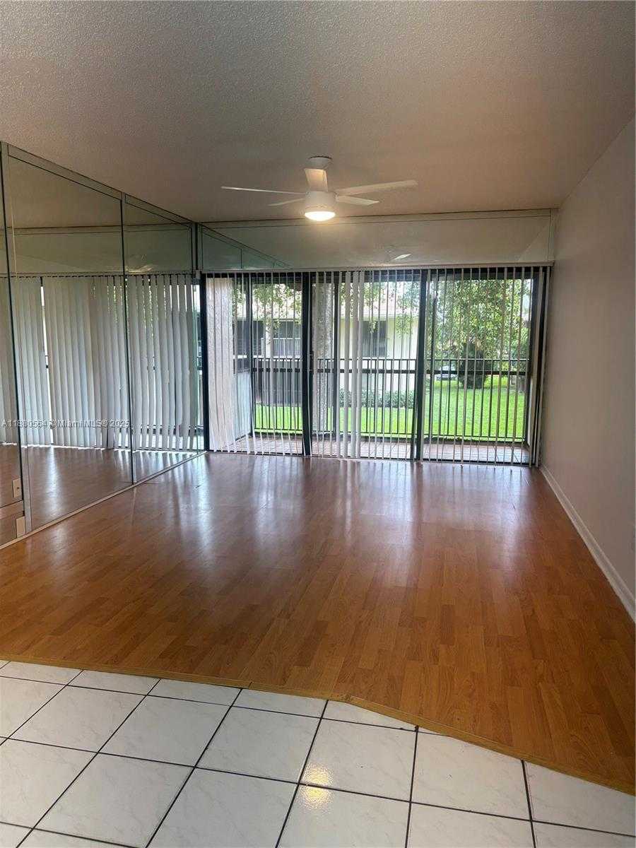Small Image of 5981 WASHINGTON ST #215, Hollywood Number 2