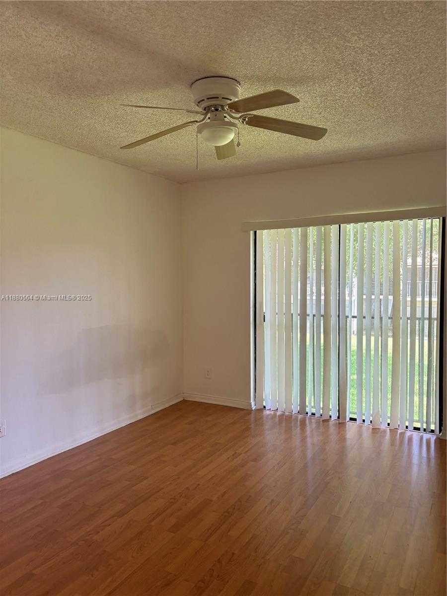 Small Image of 5981 WASHINGTON ST #215, Hollywood Number 3