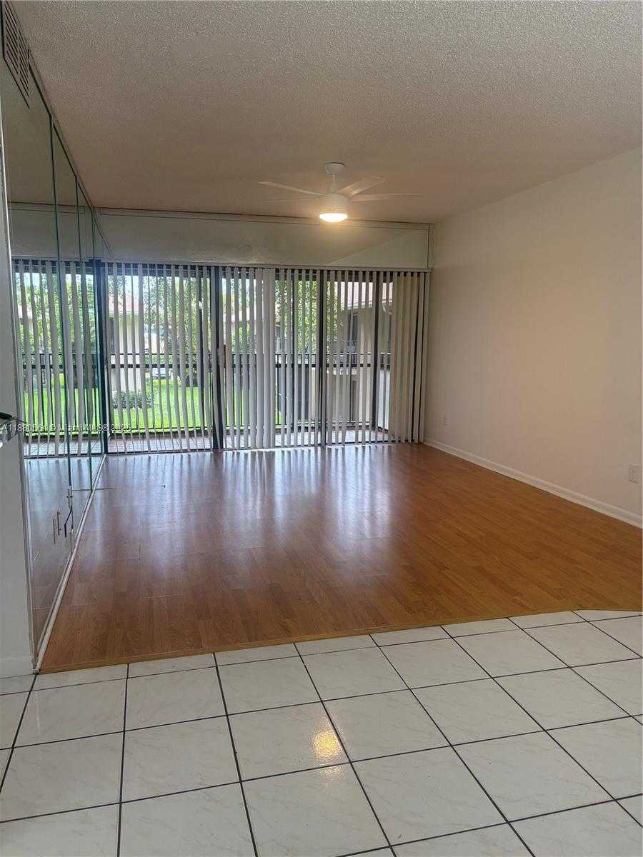 Small Image of 5981 WASHINGTON ST #215, Hollywood Number 4