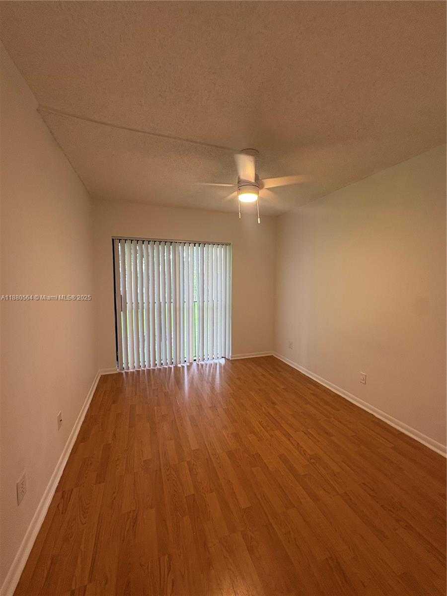Small Image of 5981 WASHINGTON ST #215, Hollywood Number 7