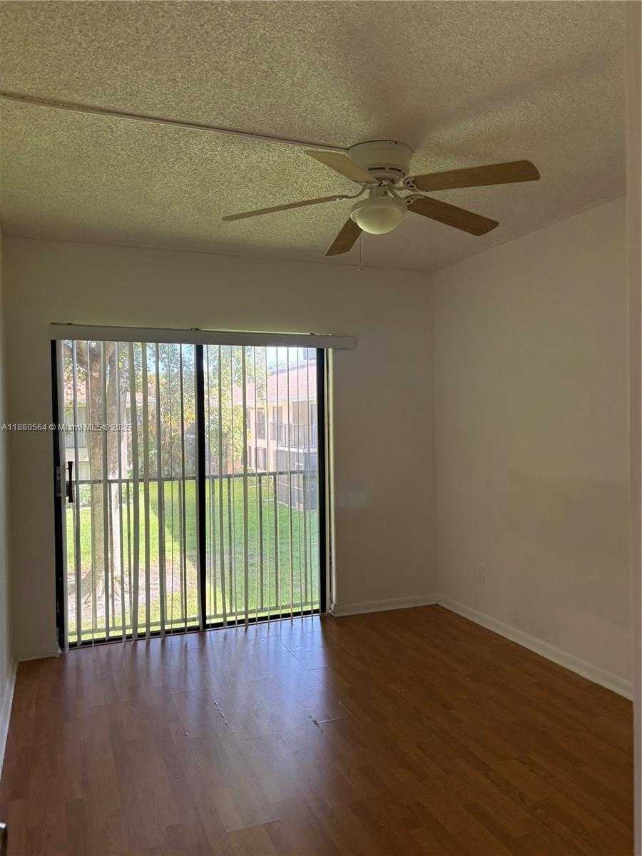 Small Image of 5981 WASHINGTON ST #215, Hollywood Number 9