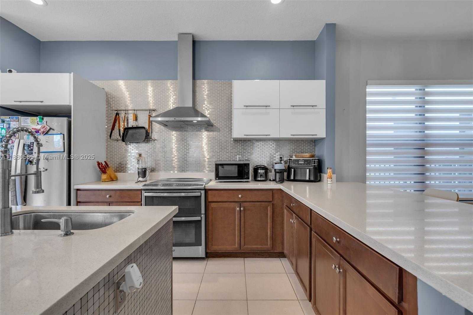 Small Image of 3332 WEST 95TH TER #3332, Hialeah Number 11