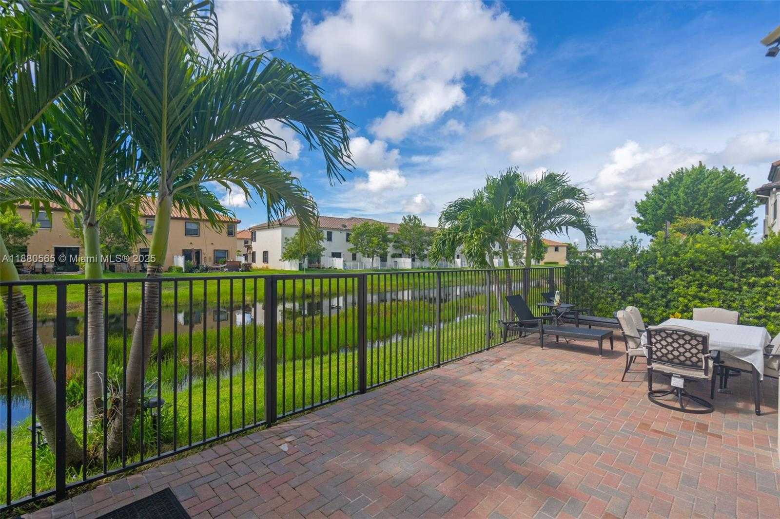 Small Image of 3332 WEST 95TH TER #3332, Hialeah Number 14