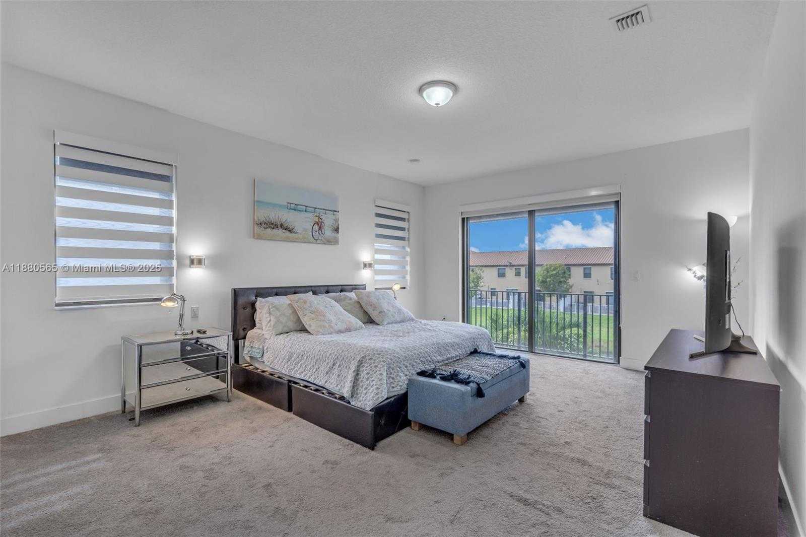 Small Image of 3332 WEST 95TH TER #3332, Hialeah Number 21