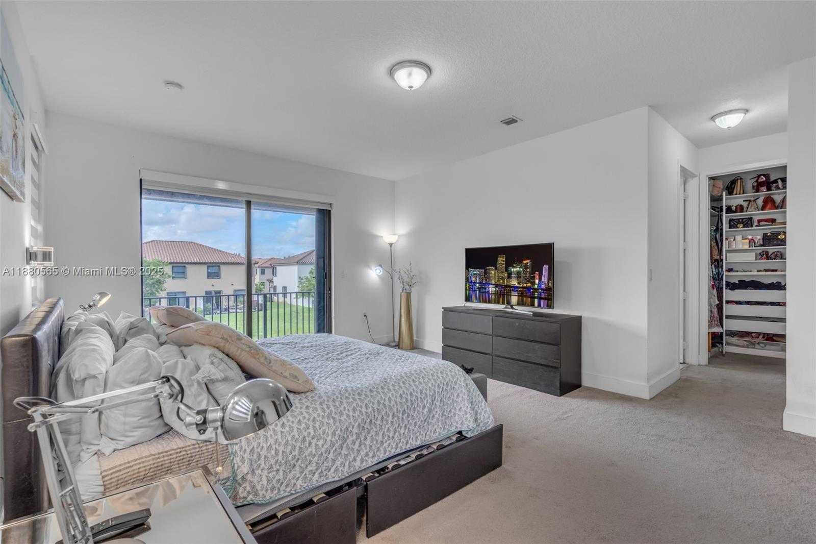 Small Image of 3332 WEST 95TH TER #3332, Hialeah Number 22
