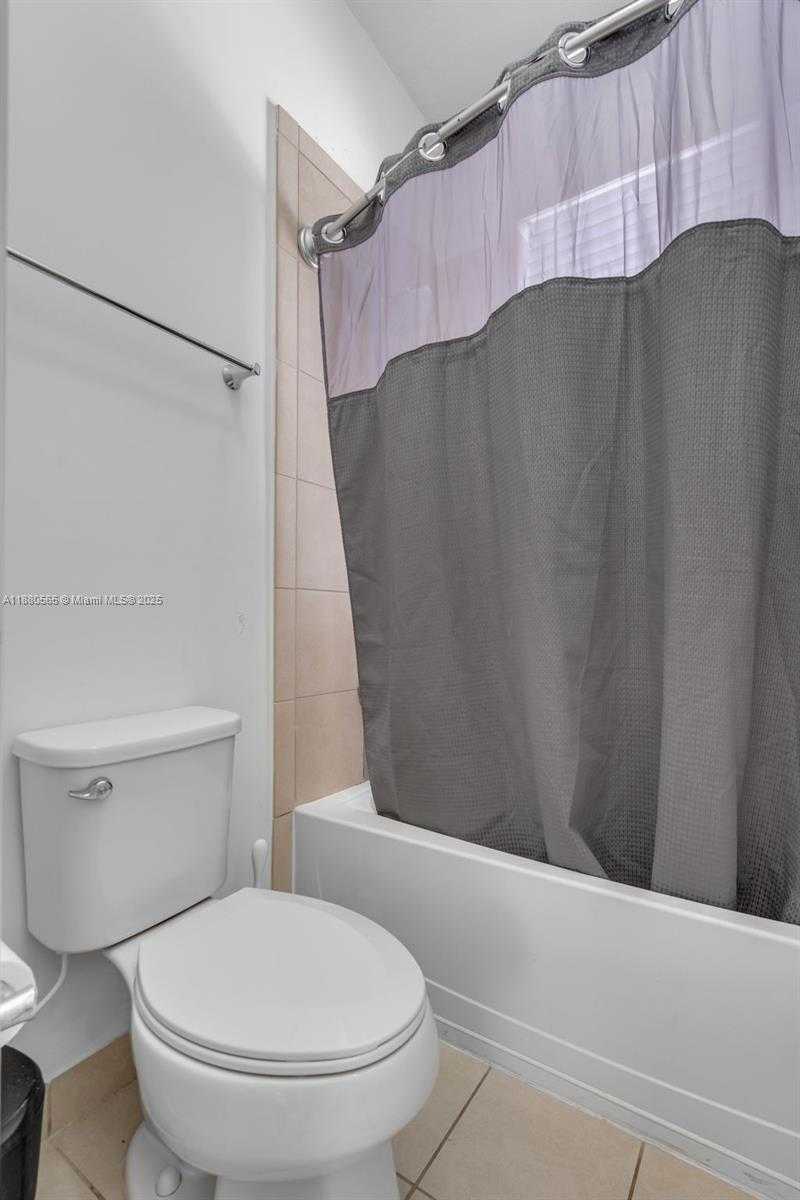 Small Image of 3332 WEST 95TH TER #3332, Hialeah Number 29