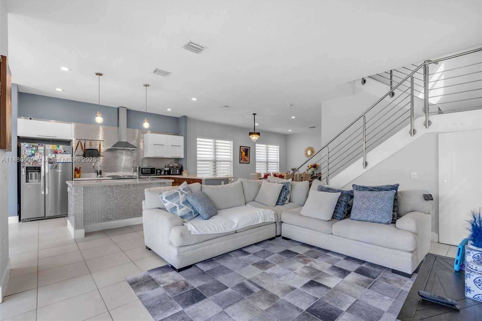 Small Image of 3332 WEST 95TH TER #3332, Hialeah Number 8