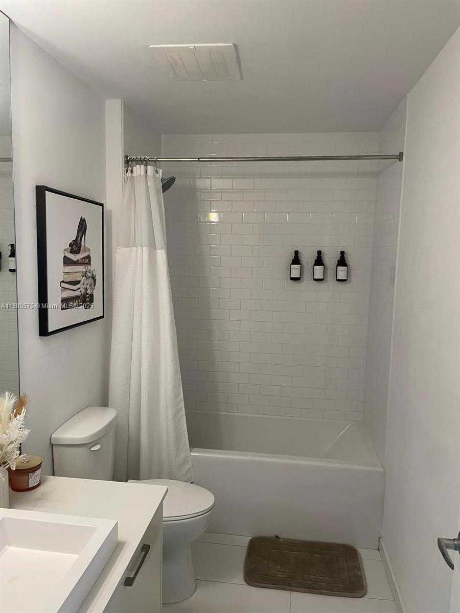 Small Image of 151 SOUTH EAST 1ST ST #2807, Miami Number 9