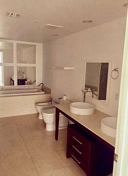 Small Image of 495 BRICKELL AVE #2102, Miami Number 12
