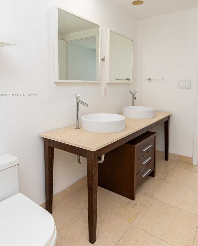 Small Image of 495 BRICKELL AVE #2102, Miami Number 37