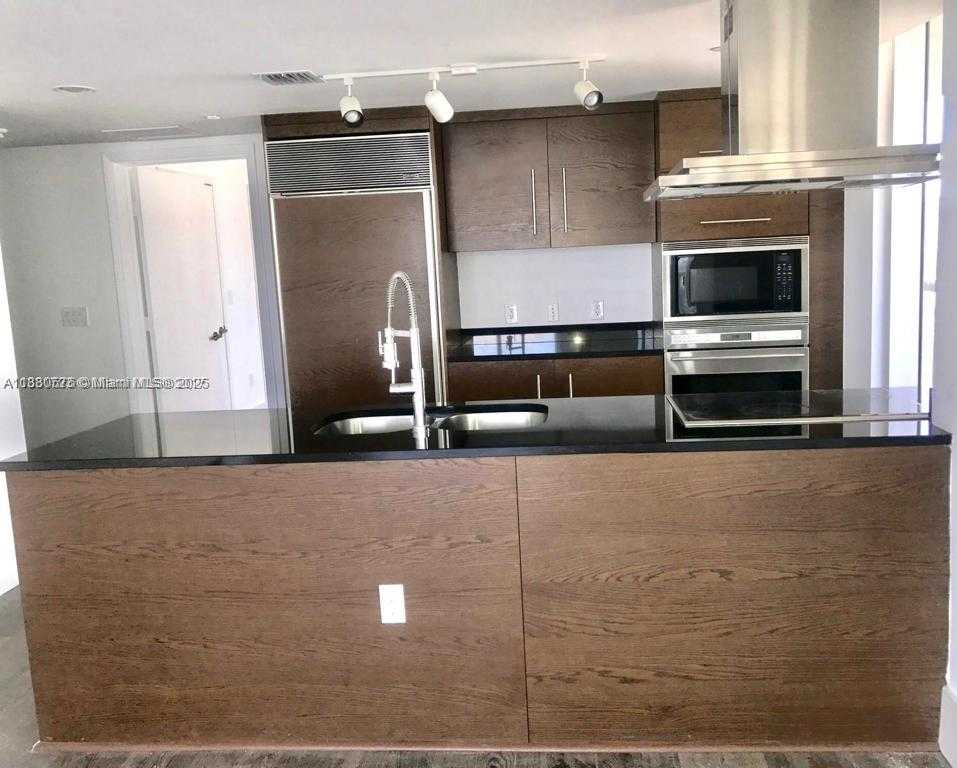 Small Image of 495 BRICKELL AVE #2102, Miami Number 7