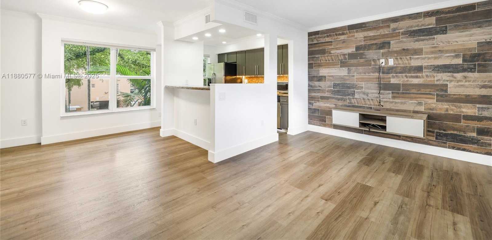 Small Image of 235 ANTILLA AVE #7, Coral Gables Number 8