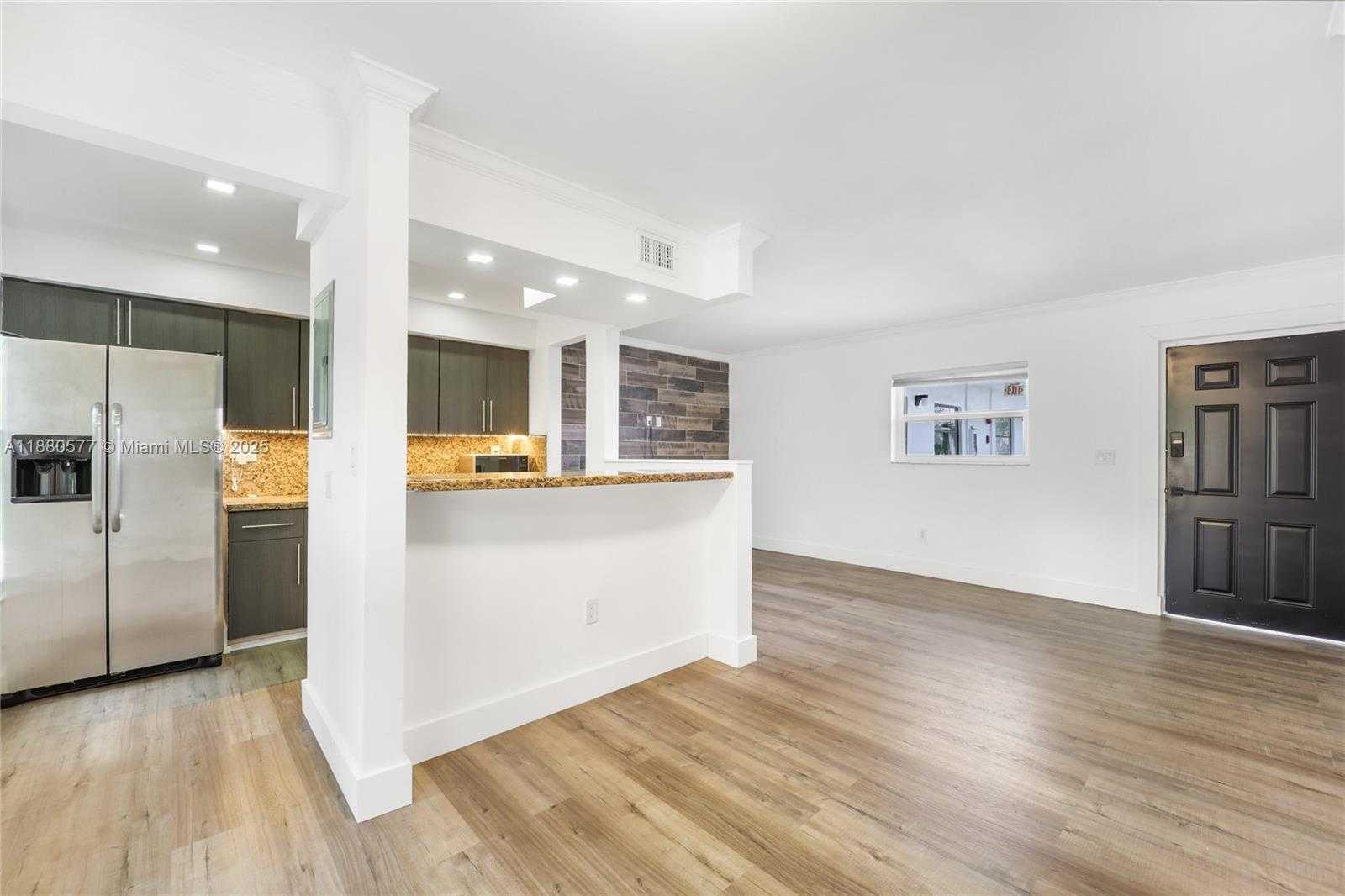 Small Image of 235 ANTILLA AVE #7, Coral Gables Number 9