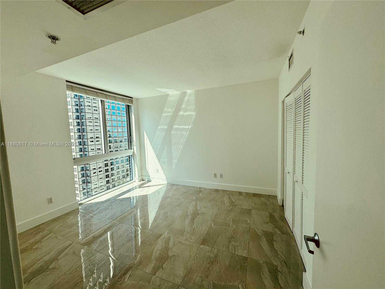 Small Image of 325 SOUTH BISCAYNE BLVD #3215, Miami Number 16