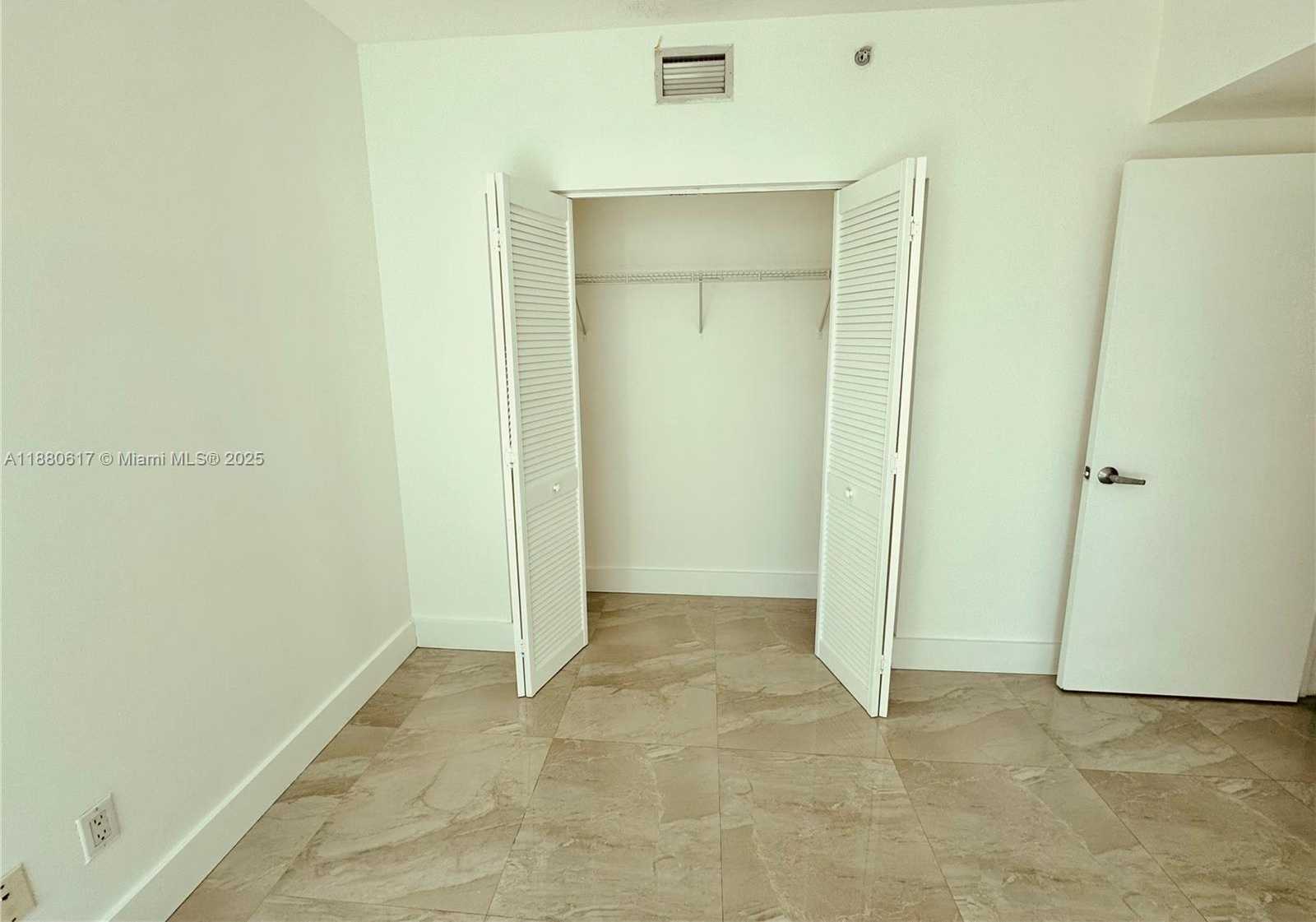 Small Image of 325 SOUTH BISCAYNE BLVD #3215, Miami Number 17