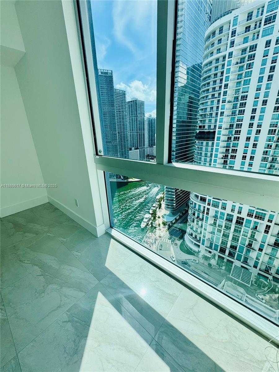 Small Image of 325 SOUTH BISCAYNE BLVD #3215, Miami Number 18