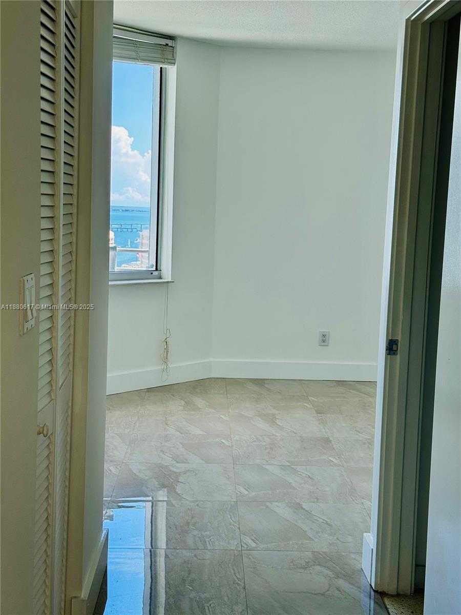 Small Image of 325 SOUTH BISCAYNE BLVD #3215, Miami Number 28