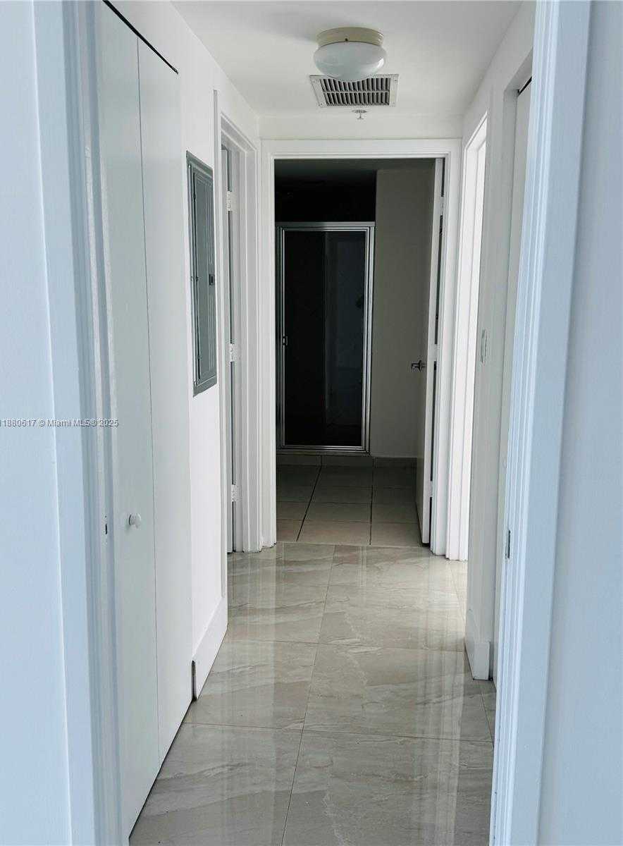 Small Image of 325 SOUTH BISCAYNE BLVD #3215, Miami Number 29