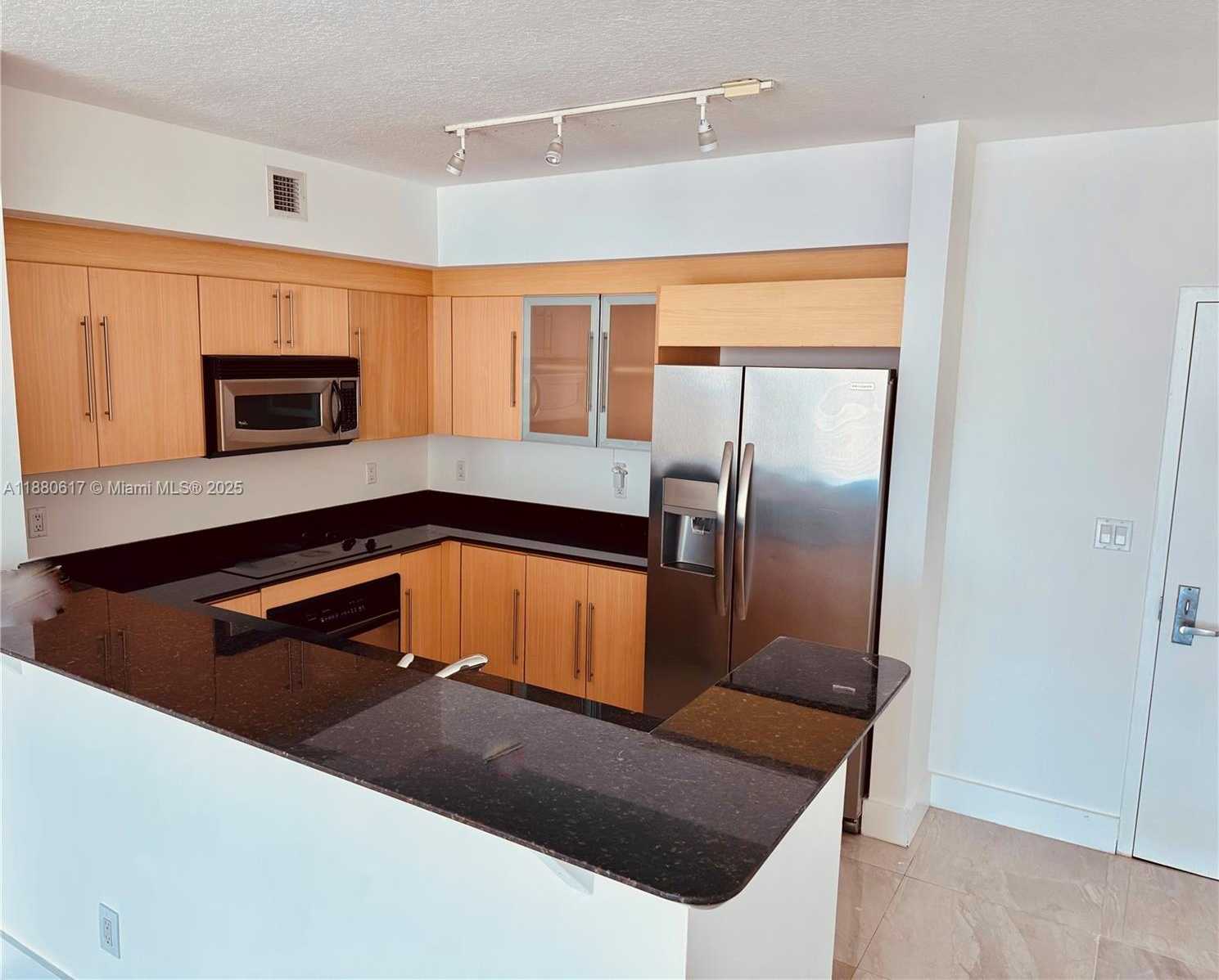Small Image of 325 SOUTH BISCAYNE BLVD #3215, Miami Number 3