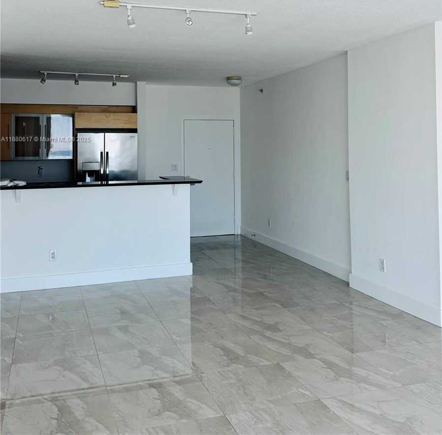 Small Image of 325 SOUTH BISCAYNE BLVD #3215, Miami Number 32
