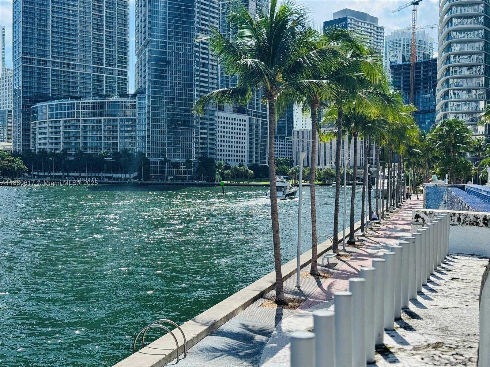 Small Image of 325 SOUTH BISCAYNE BLVD #3215, Miami Number 35