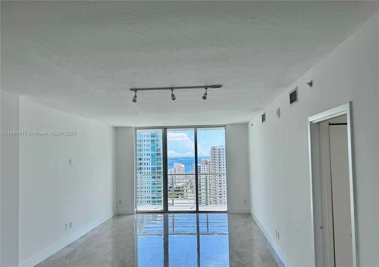 Small Image of 325 SOUTH BISCAYNE BLVD #3215, Miami Number 4