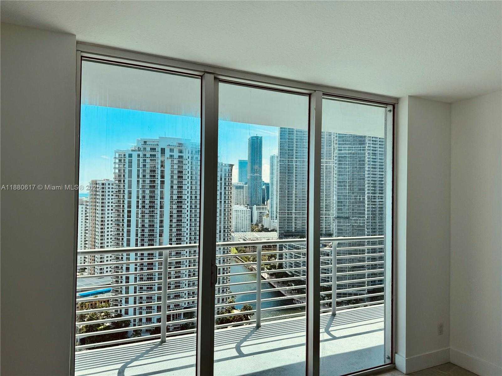 Small Image of 325 SOUTH BISCAYNE BLVD #3215, Miami Number 5