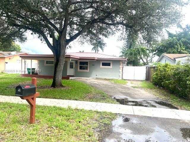 Small Image of 4150 SOUTH WEST 56TH TER, Davie Number 2
