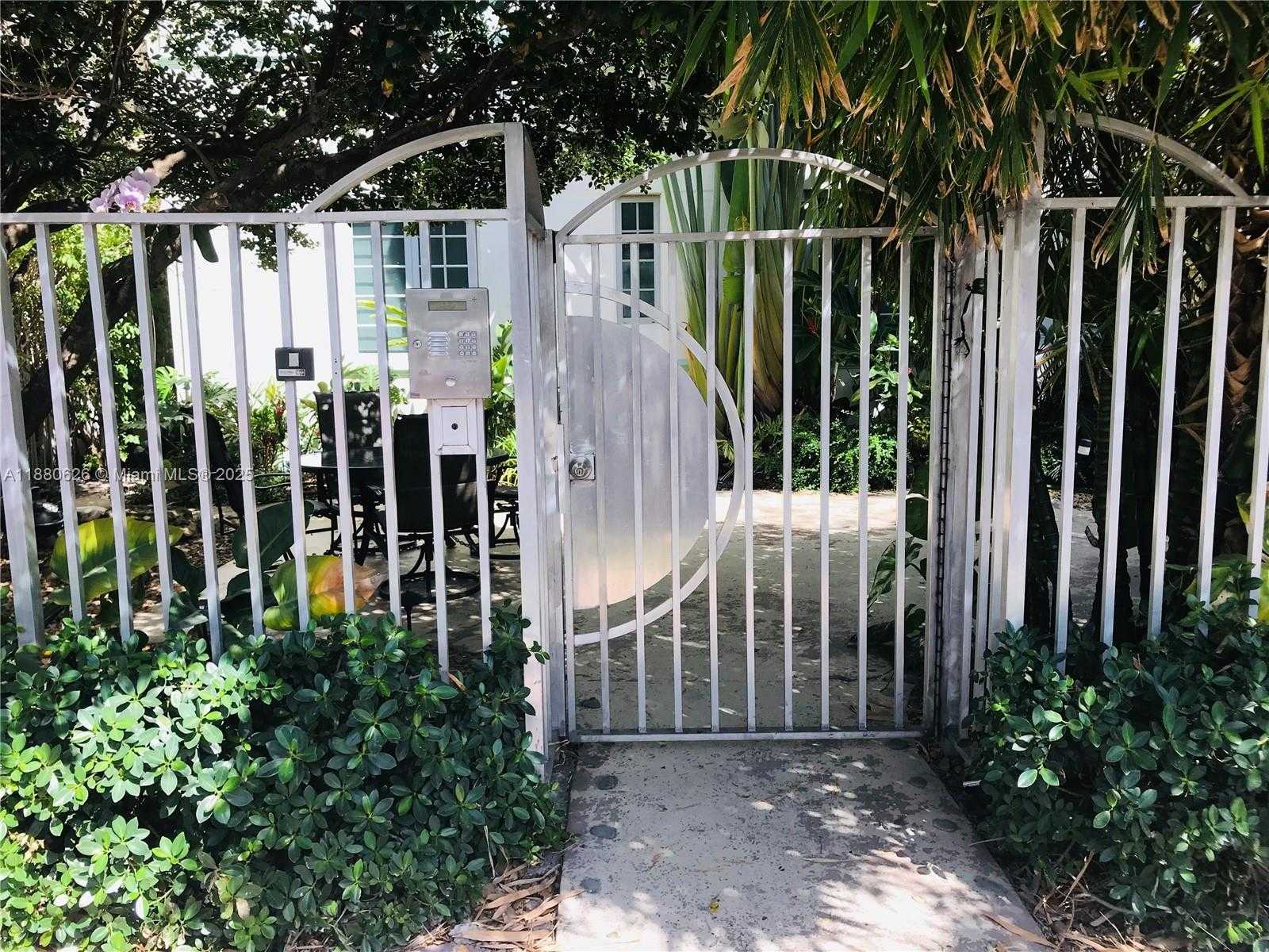 Small Image of 815 EUCLID AVE #14, Miami Beach Number 16