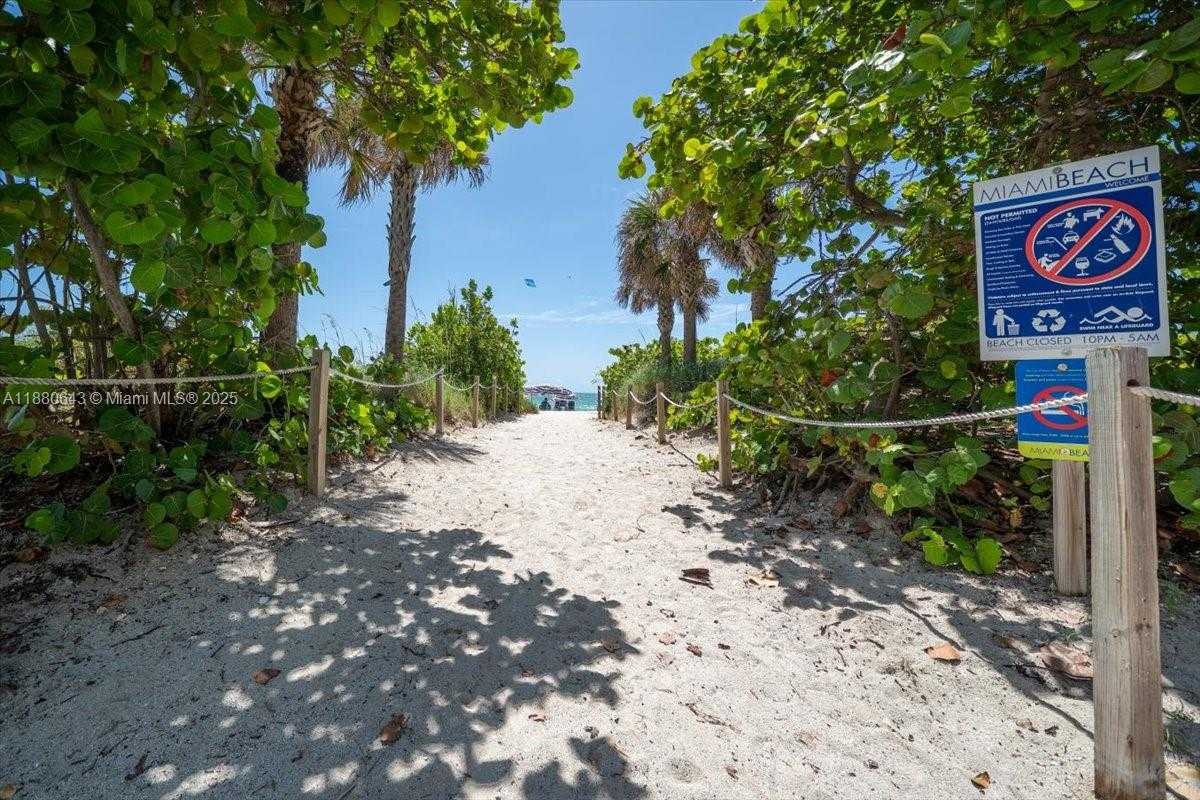 Small Image of 6301 COLLINS AVE #2307, Miami Beach Number 18