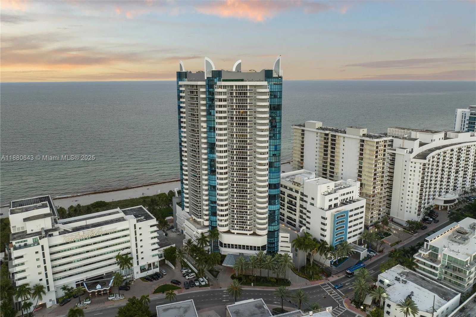Small Image of 6301 COLLINS AVE #2307, Miami Beach Number 3