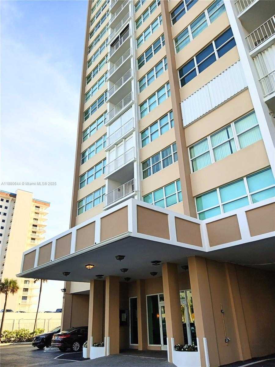 Small Image of 1410 SOUTH OCEAN DR #1208, Hollywood Number 2