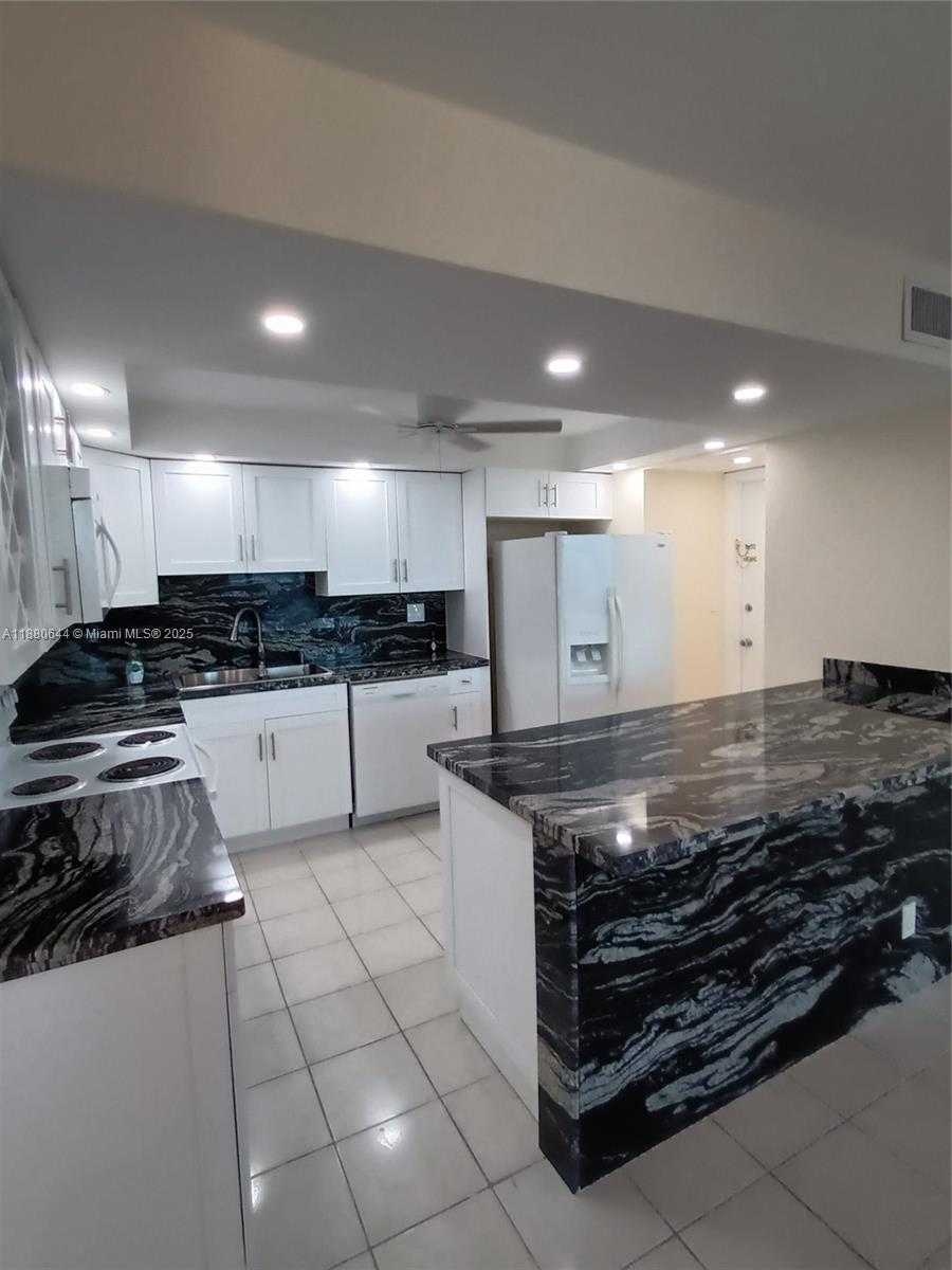 Small Image of 1410 SOUTH OCEAN DR #1208, Hollywood Number 30