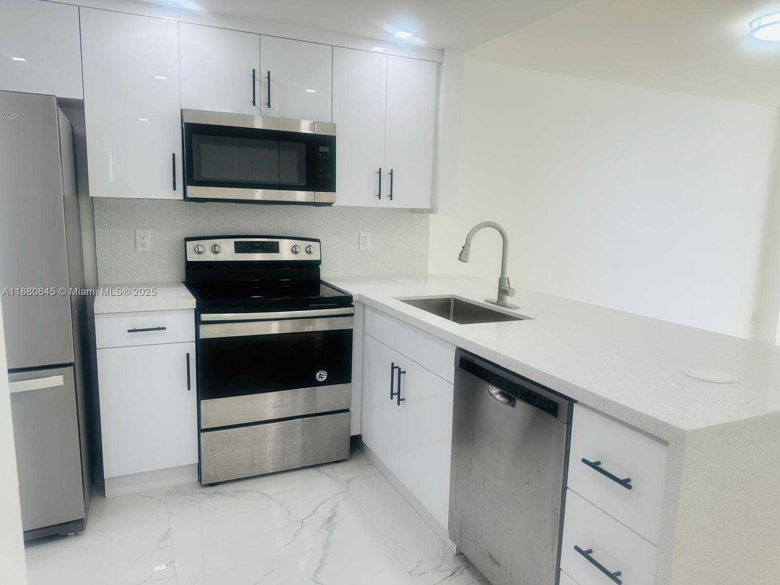 Small Image of 1915 BRICKELL AVE #604, Miami Number 3