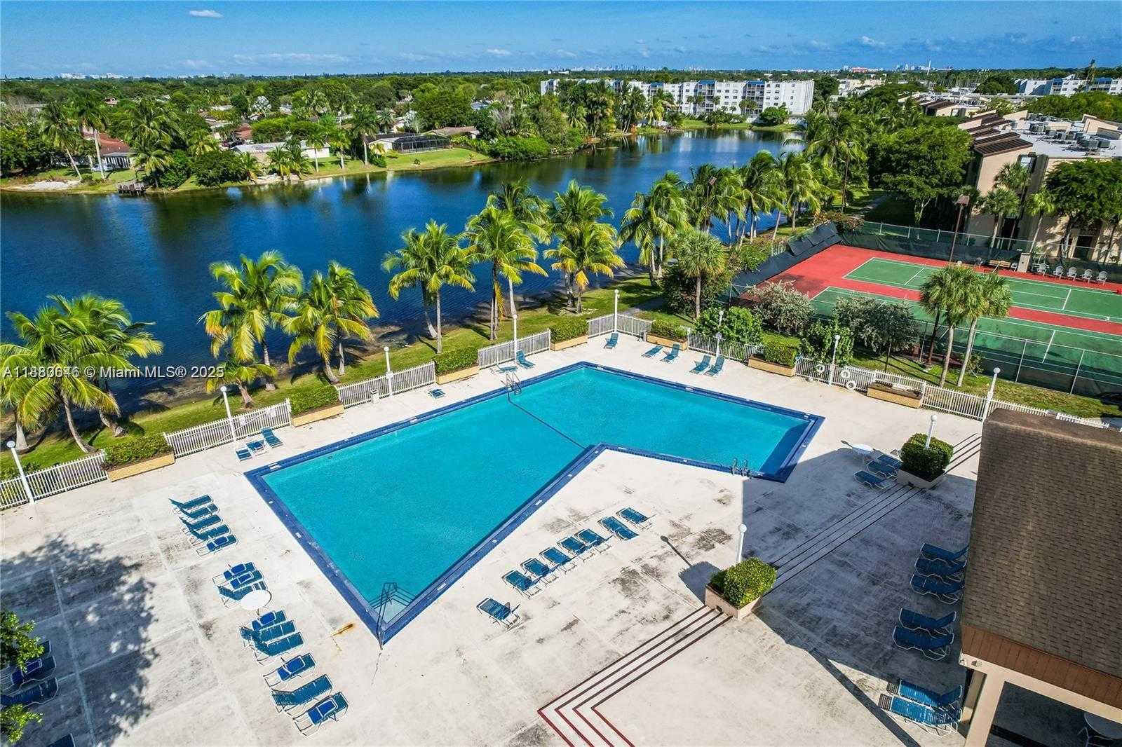 Small Image of 14211 NORTH KENDALL DR #208E, Miami Number 2