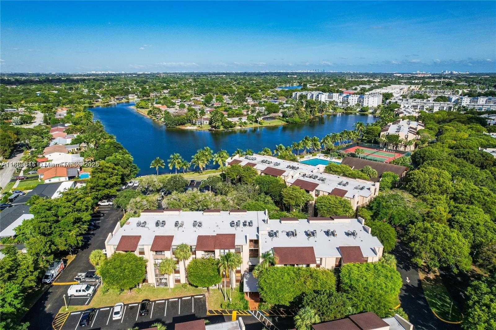 Small Image of 14211 NORTH KENDALL DR #208E, Miami Number 3