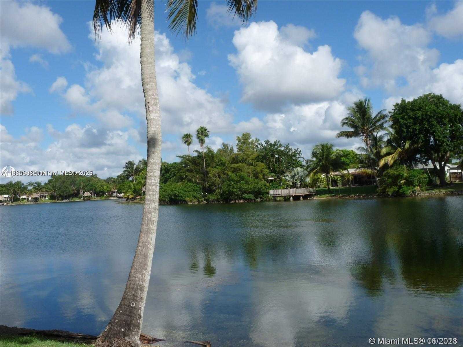 Small Image of 14211 NORTH KENDALL DR #208E, Miami Number 7