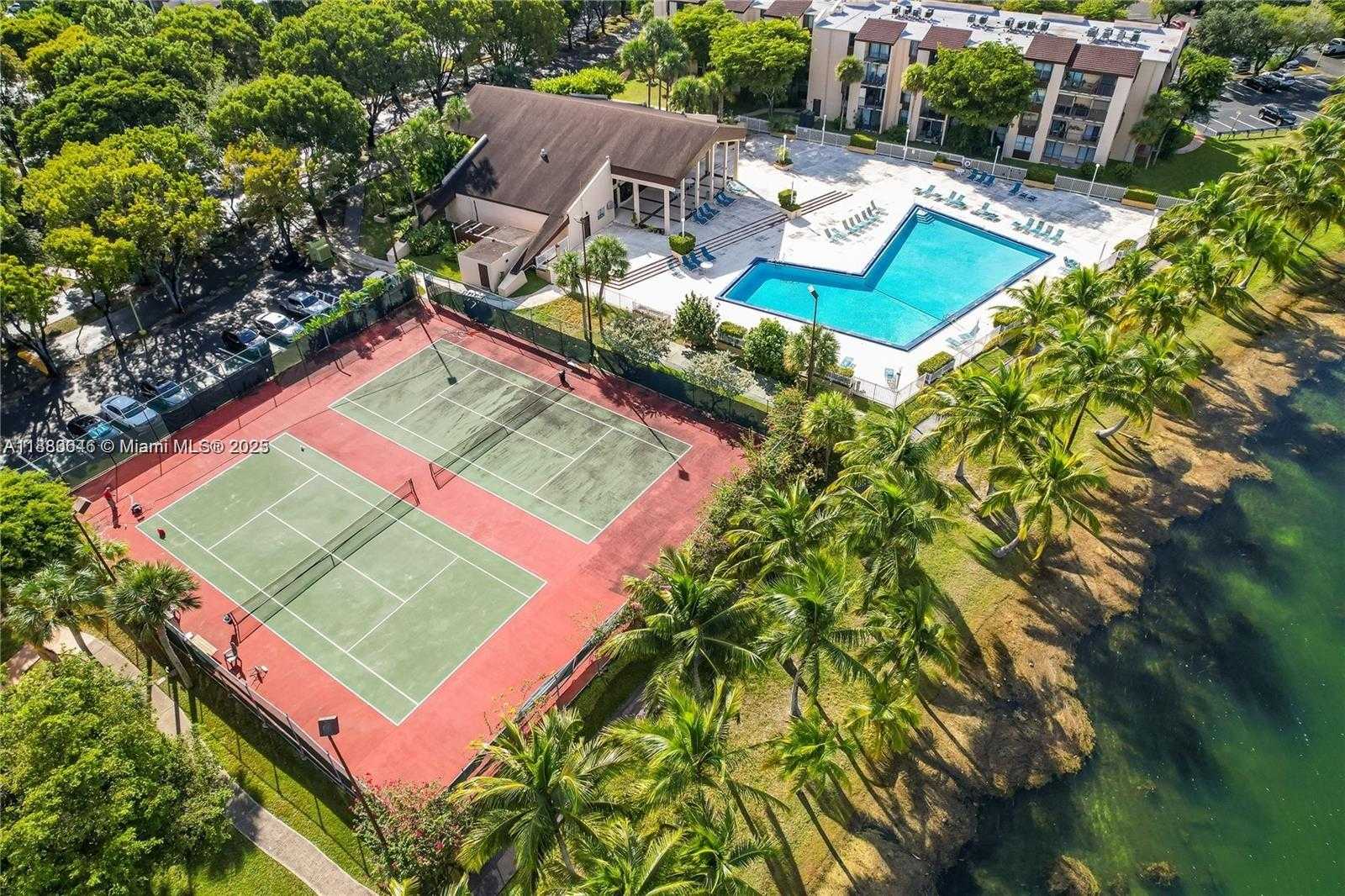 Small Image of 14211 NORTH KENDALL DR #208E, Miami Number 8
