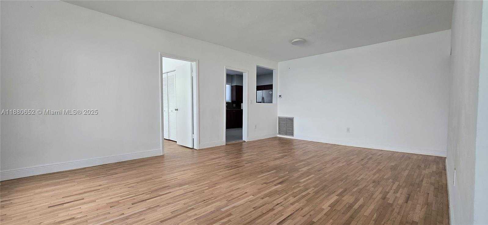 Small Image of 3915 PONCE DE LEON BLVD, Coral Gables Number 15