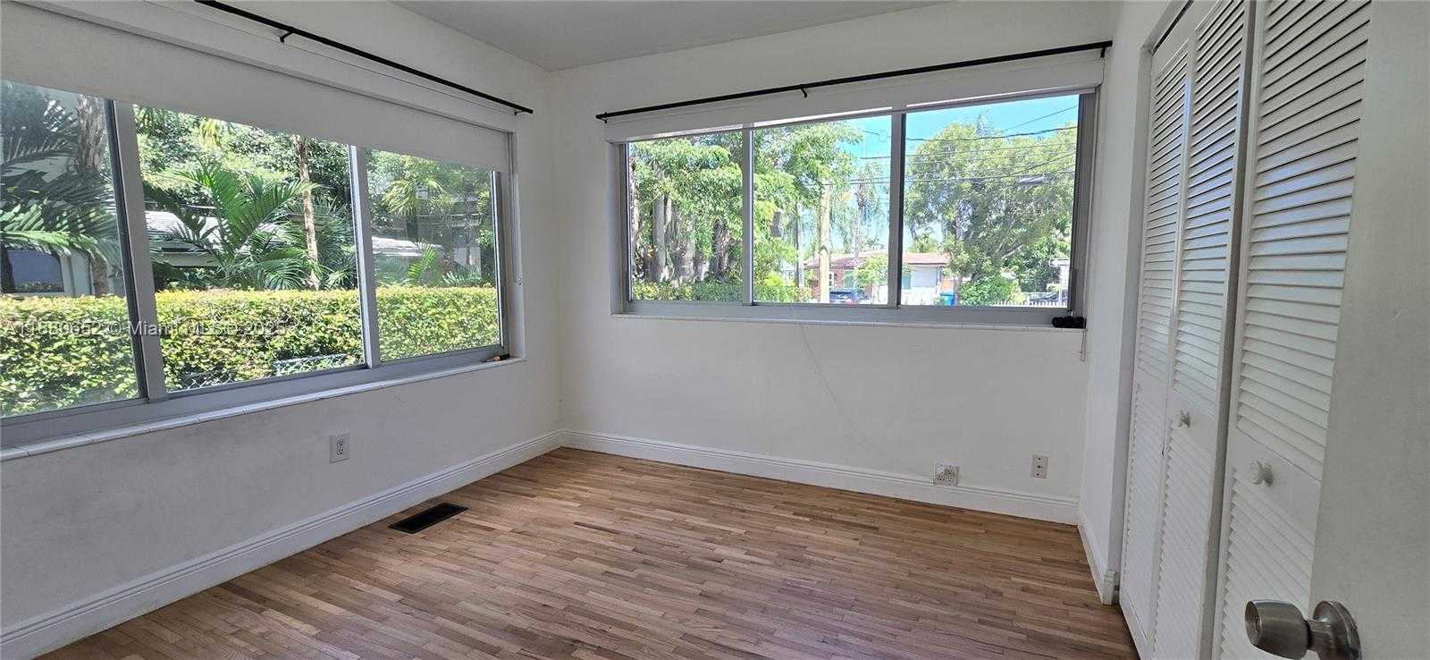Small Image of 3915 PONCE DE LEON BLVD, Coral Gables Number 60