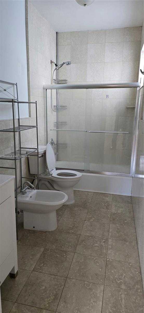 Small Image of 3915 PONCE DE LEON BLVD, Coral Gables Number 64