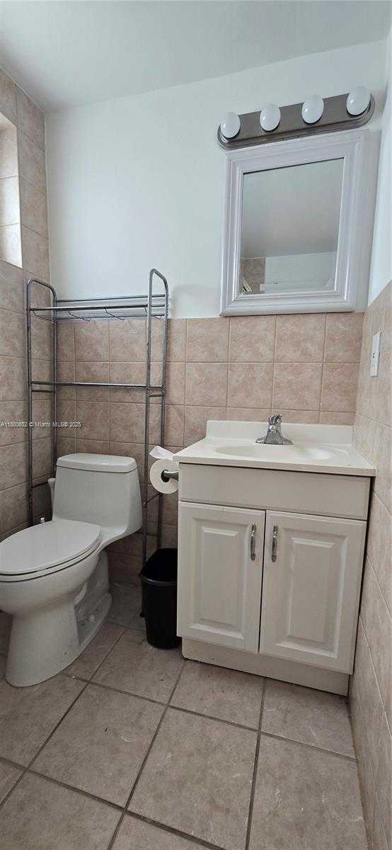 Small Image of 3915 PONCE DE LEON BLVD, Coral Gables Number 67