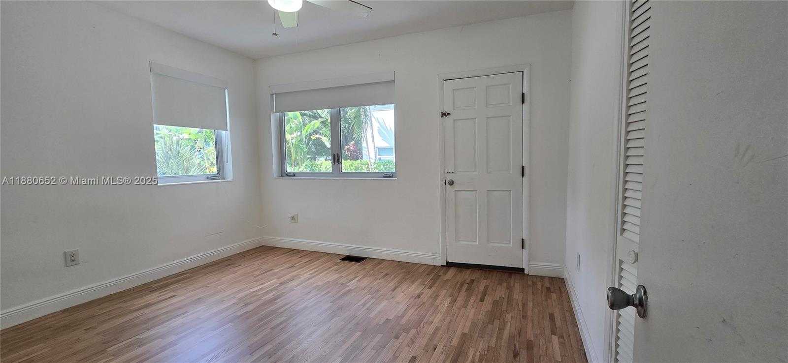 Small Image of 3915 PONCE DE LEON BLVD, Coral Gables Number 76