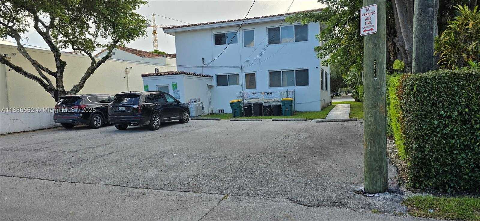 Small Image of 3915 PONCE DE LEON BLVD, Coral Gables Number 78