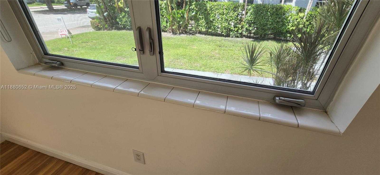 Small Image of 3915 PONCE DE LEON BLVD, Coral Gables Number 8