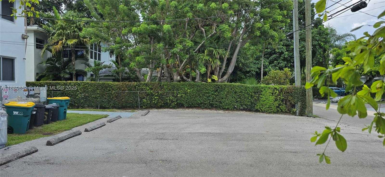 Small Image of 3915 PONCE DE LEON BLVD, Coral Gables Number 90