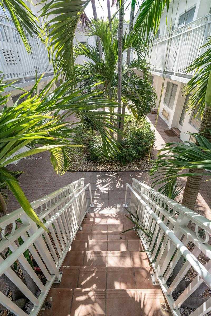 Small Image of 7640 CARLYLE AVE #5A, Miami Beach Number 13