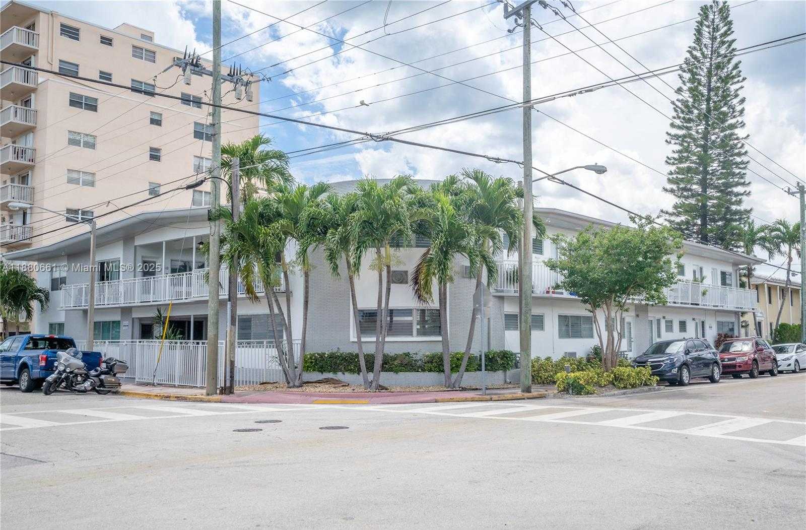 Small Image of 7640 CARLYLE AVE #5A, Miami Beach Number 15